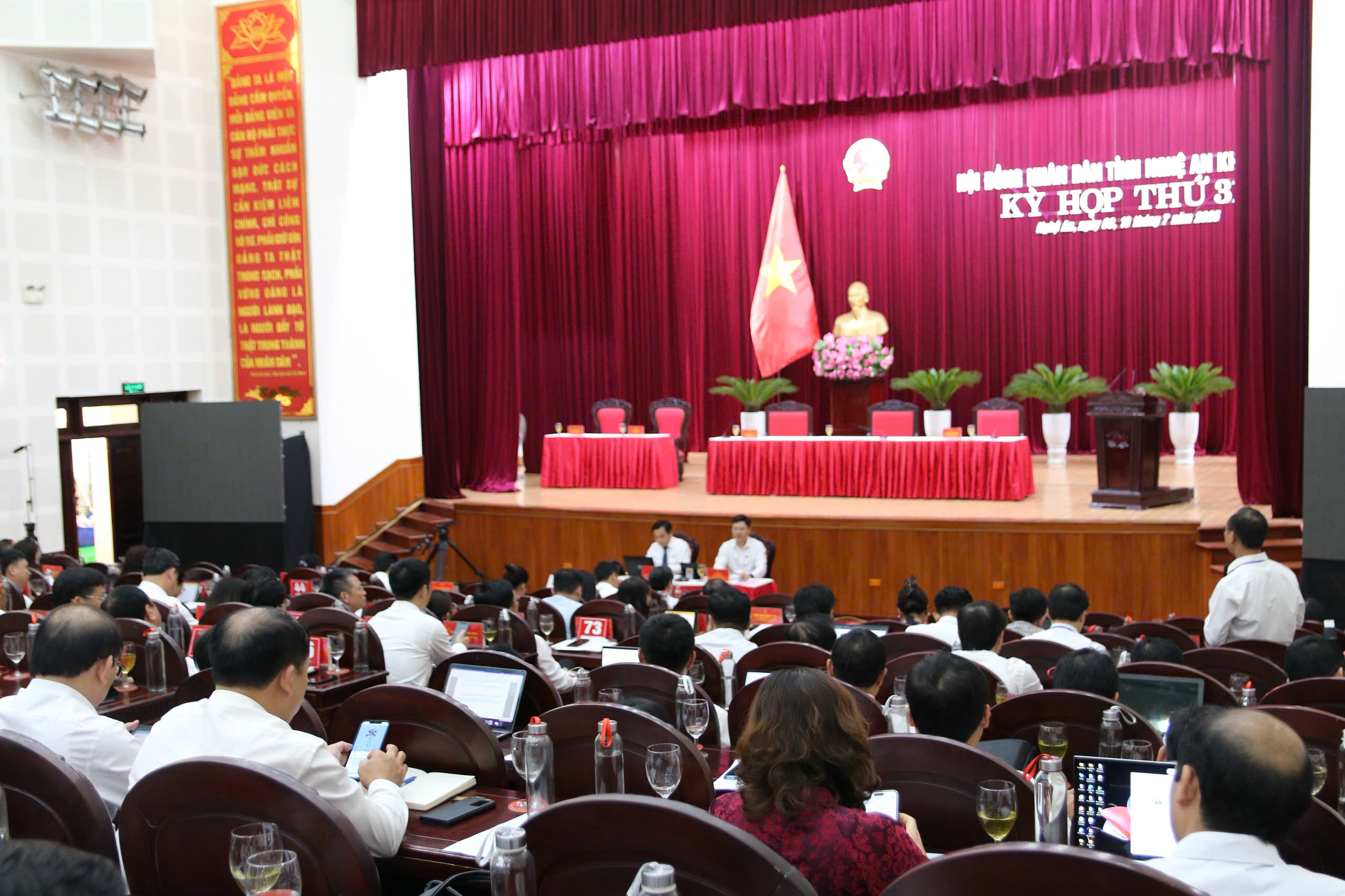 Tháo gỡ những khó khăn, vướng mắc khi vận hành bộ máy chính quyền cấp xã mới ở Nghệ An- Ảnh 1. Tháo gỡ những khó khăn, vướng mắc khi vận hành bộ máy chính quyền cấp xã mới ở Nghệ An- Ảnh 1.