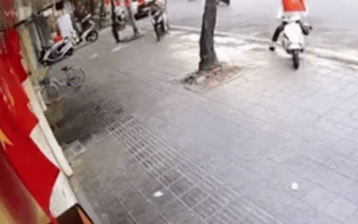 Công an thông tin chính thức vụ ô tô đâm hàng loạt xe máy tại ngã tư Đại La - Trần Đại Nghĩa