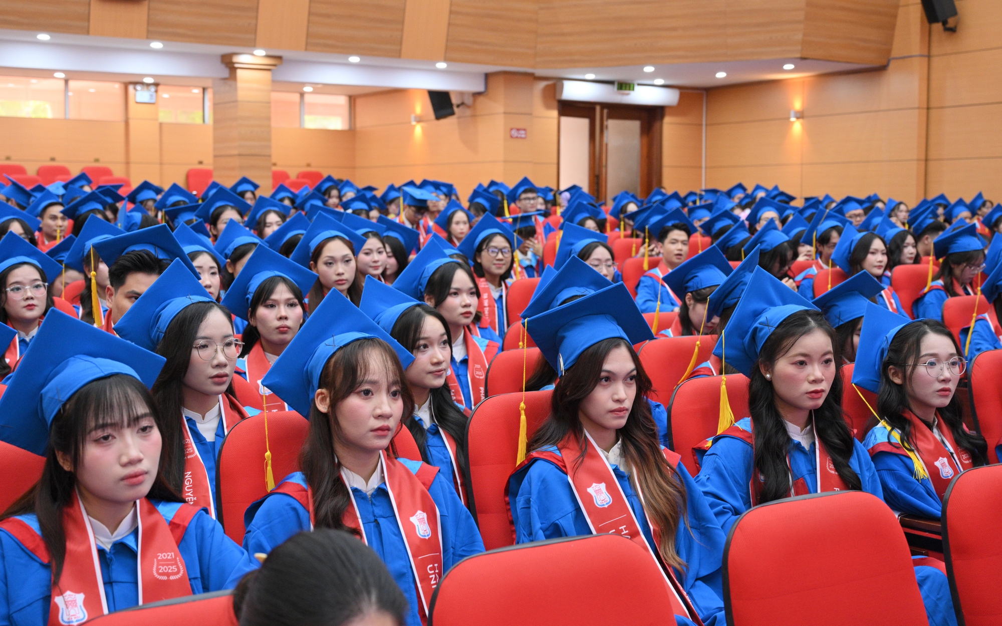 Hơn 70% tân cử nhân Đại học Y Hà Nội tốt nghiệp loại khá, giỏi