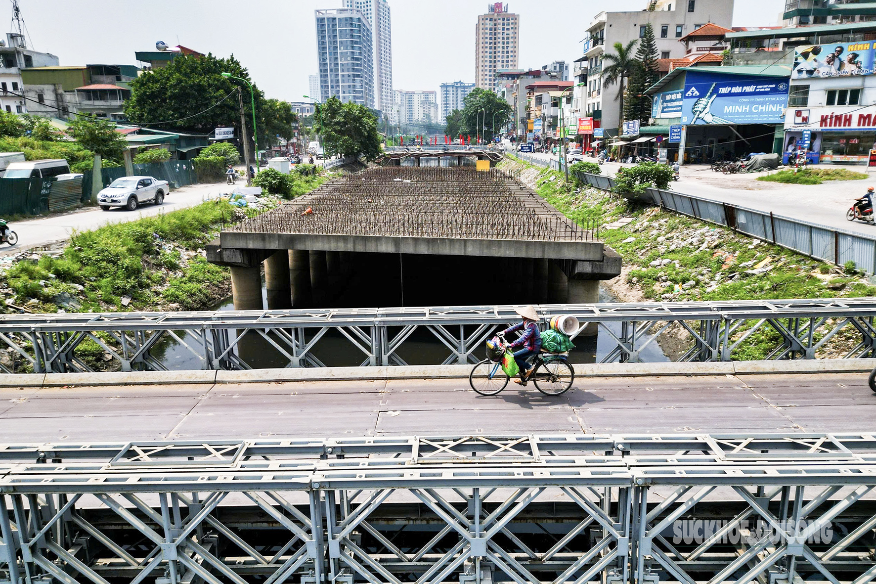 Cầu bắc qua sông Lừ sắp tái khởi công sau nhiều năm ‘án binh bất động’- Ảnh 2.