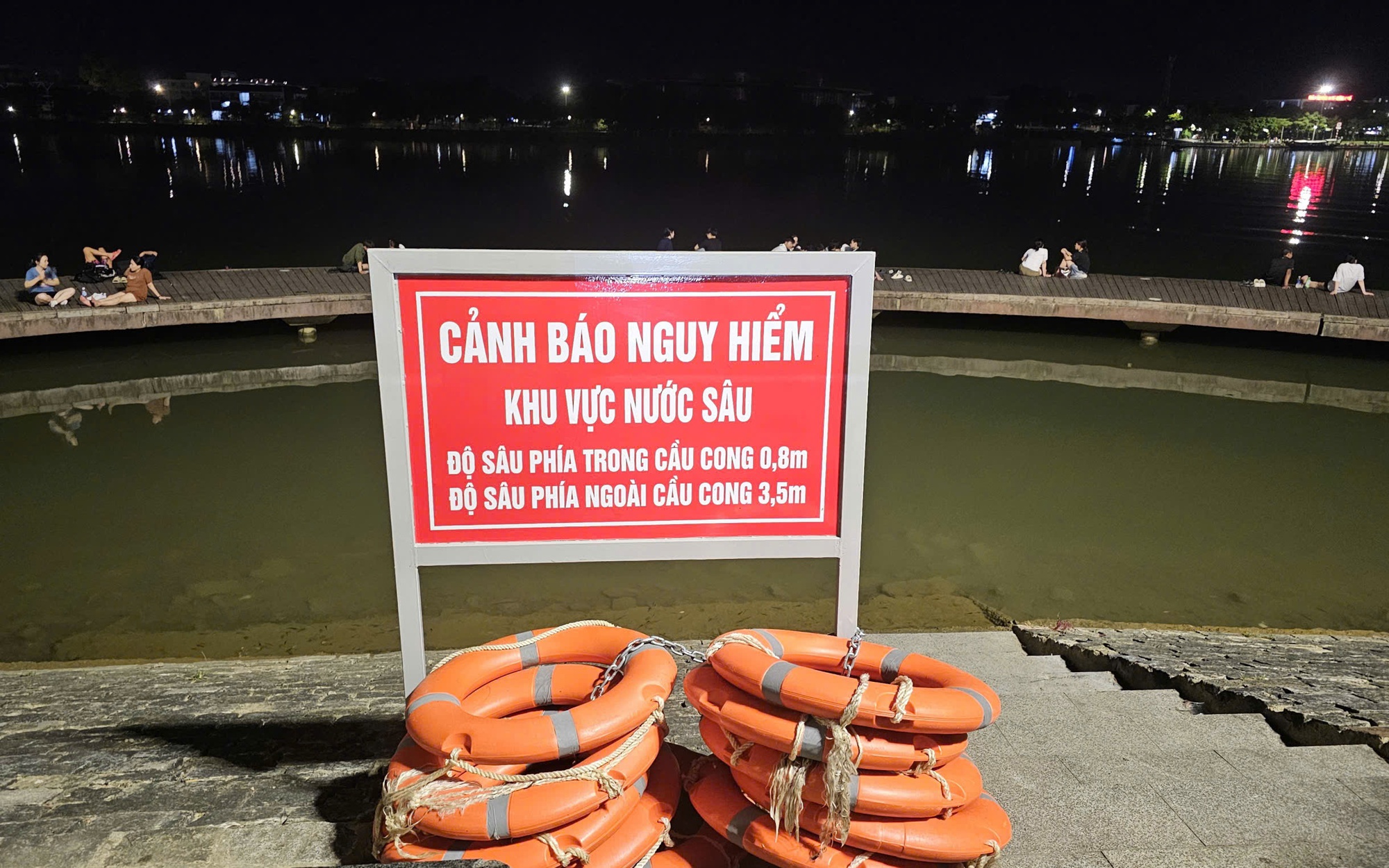 Thiếu niên đuối nước khi cùng nhóm bạn ra chơi ở sông Hương