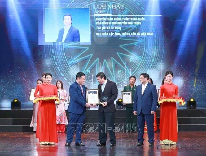 95 năm truyền thống ngành Tuyên giáo và Dân vận của Đảng: Phát huy vai trò 'đi trước mở đường'- Ảnh 11. 95 năm truyền thống ngành Tuyên giáo và Dân vận của Đảng: Phát huy vai trò 'đi trước mở đường'- Ảnh 11.