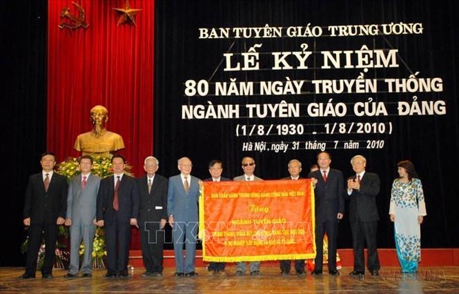 95 năm truyền thống ngành Tuyên giáo và Dân vận của Đảng: Phát huy vai trò 'đi trước mở đường'- Ảnh 4. 95 năm truyền thống ngành Tuyên giáo và Dân vận của Đảng: Phát huy vai trò 'đi trước mở đường'- Ảnh 4.