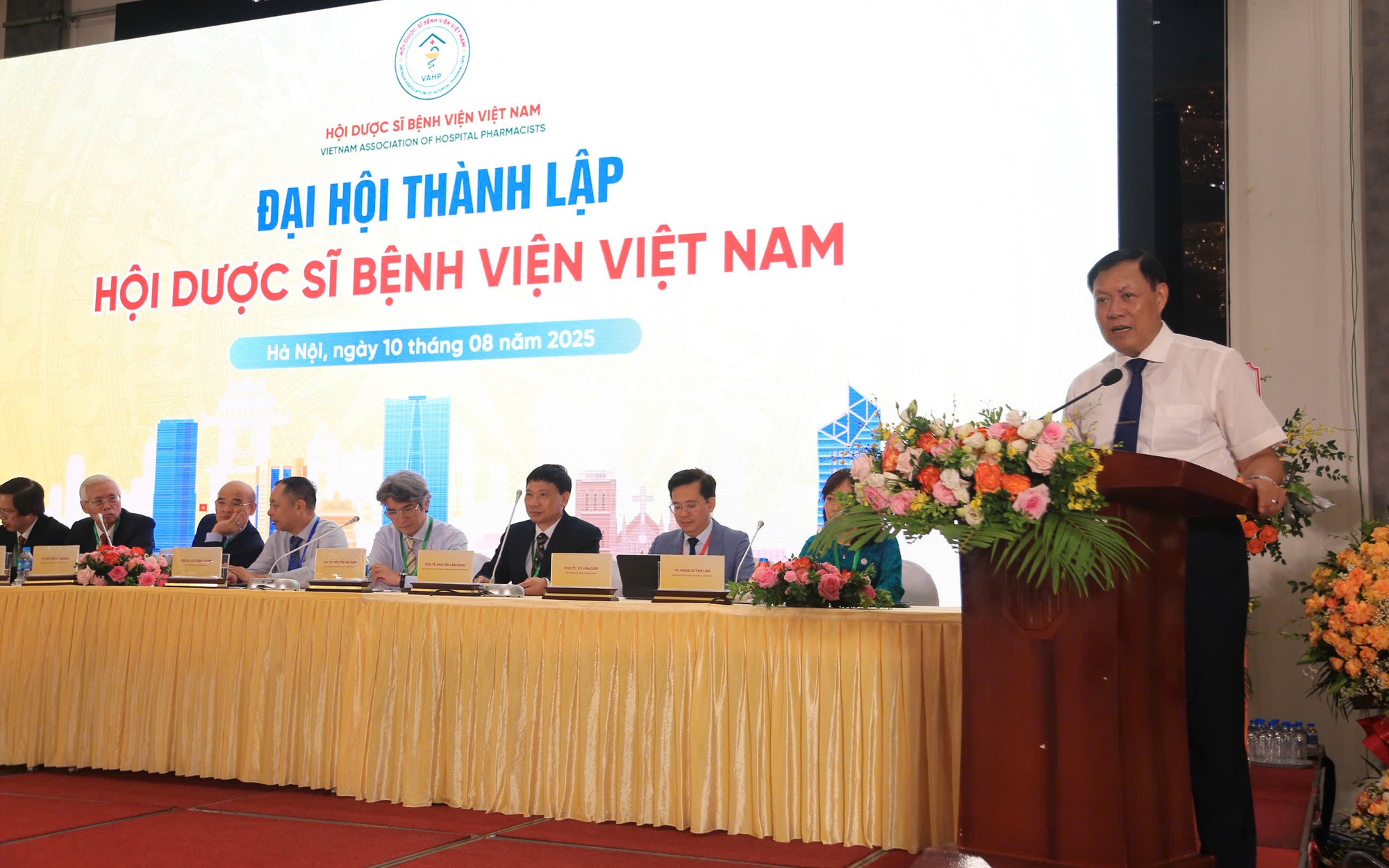 Hưởng ứng Tuần lễ truyền thông phòng, chống kháng thuốc - Hãy hành động ngay- Ảnh 3. Hưởng ứng Tuần lễ truyền thông phòng, chống kháng thuốc - Hãy hành động ngay- Ảnh 3.