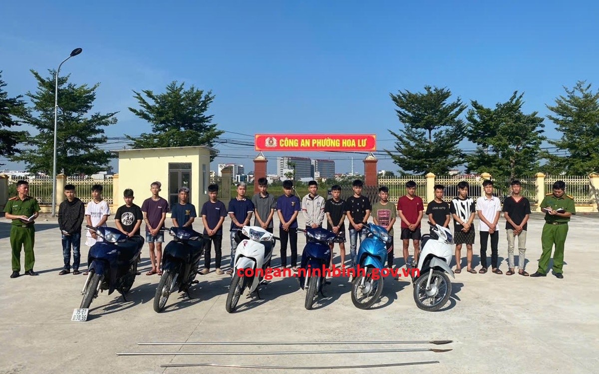 Khởi tố 12 thanh thiếu niên gây rối trật tự công cộng tại Ninh Bình