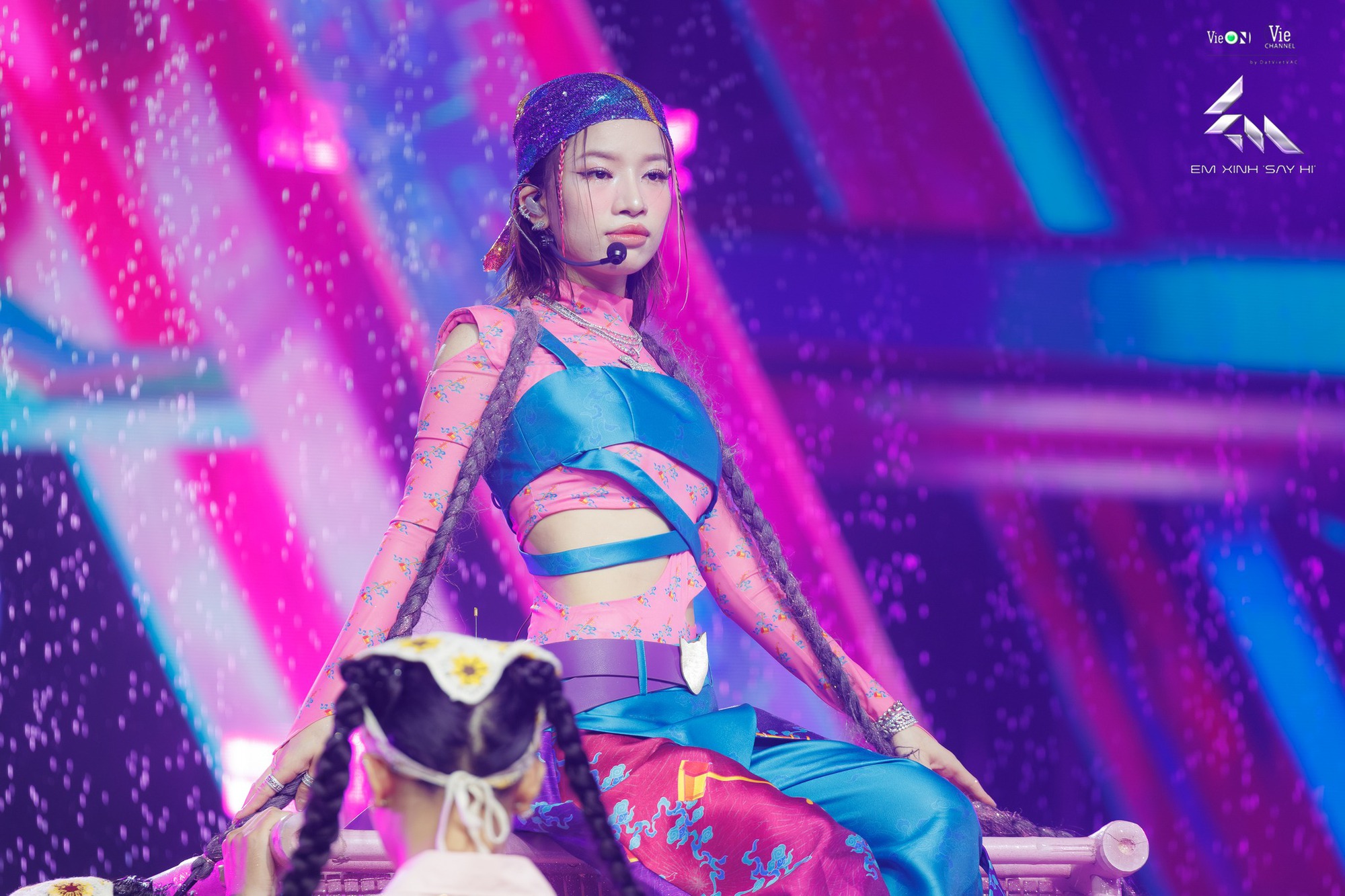 'Em xinh' Lâm Bảo Ngọc từng bỏ âm nhạc vì trầm cảm, bí quyết gì khiến cô trở lại mạnh mẽ như hiện nay?- Ảnh 2. 'Em xinh' Lâm Bảo Ngọc từng bỏ âm nhạc vì trầm cảm, bí quyết gì khiến cô trở lại mạnh mẽ như hiện nay?- Ảnh 2.
