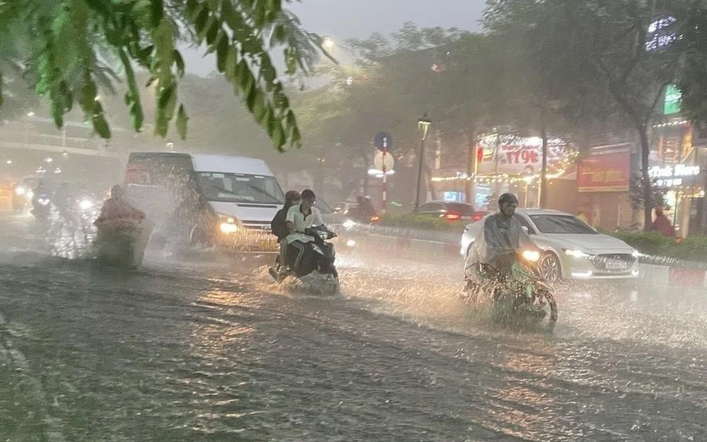 Hà Nội có thể xuất hiện mưa dông vào chiều nay