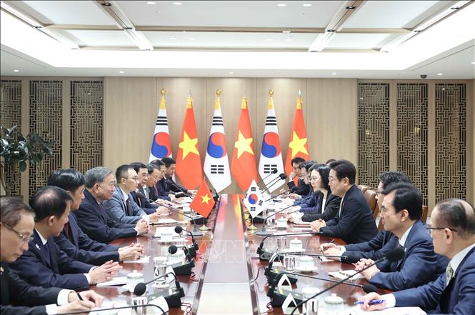 Tổng Bí thư Tô Lâm hội đàm với Tổng thống Hàn Quốc Lee Jae Myung- Ảnh 1. Tổng Bí thư Tô Lâm hội đàm với Tổng thống Hàn Quốc Lee Jae Myung- Ảnh 1.