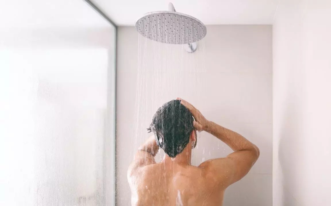 9 nguyên tắc vàng khi tắm trong mùa lạnh để không rước bệnh- Ảnh 2. Tại sao không nên tắm ngay sau khi ăn?