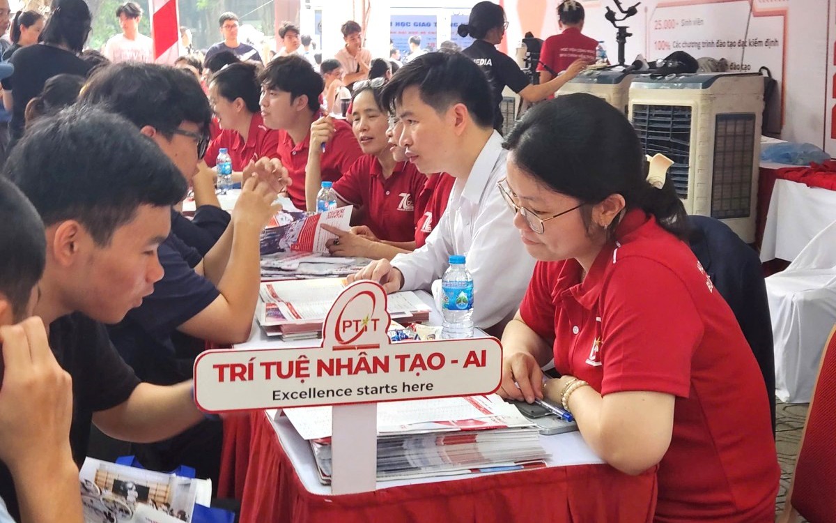 Sau khi biết điểm chuẩn, thí sinh cần làm gì để chắc chắn trúng tuyển?