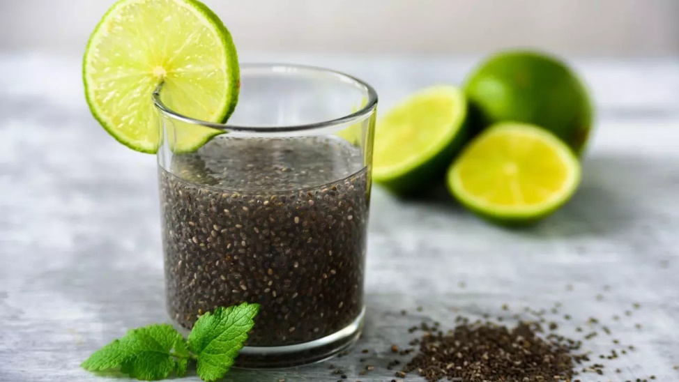 Nước tăng lực điện giải hạt Chia