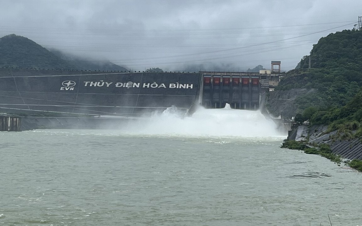 Mở cửa xả lũ hồ thủy điện Hòa Bình vào tối nay ứng phó với mưa lớn
