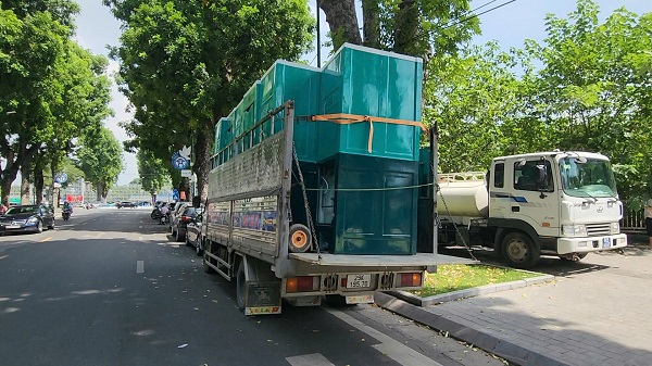 Hà Nội gấp rút lắp đặt 612 nhà vệ sinh lưu động phục vụ dịp Quốc khánh 2/9- Ảnh 2. Hà Nội gấp rút lắp đặt 612 nhà vệ sinh lưu động phục vụ dịp Quốc khánh 2/9- Ảnh 2.