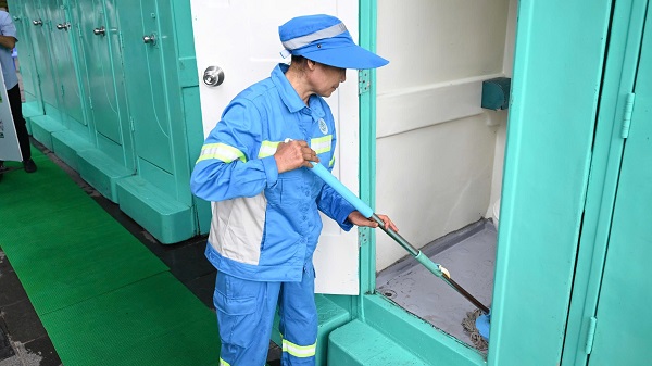Hà Nội gấp rút lắp đặt 612 nhà vệ sinh lưu động phục vụ dịp Quốc khánh 2/9- Ảnh 7. Hà Nội gấp rút lắp đặt 612 nhà vệ sinh lưu động phục vụ dịp Quốc khánh 2/9- Ảnh 7.