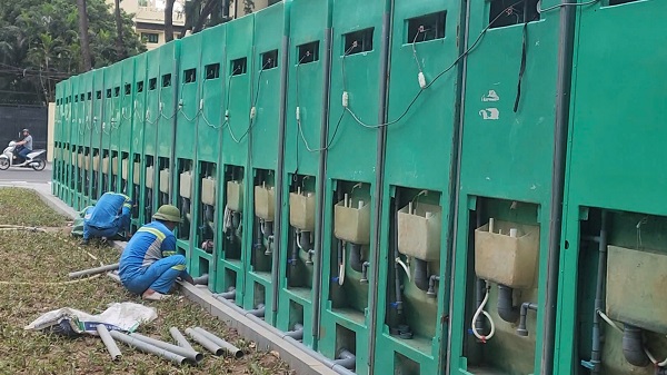 Hà Nội gấp rút lắp đặt 612 nhà vệ sinh lưu động phục vụ dịp Quốc khánh 2/9- Ảnh 9. Hà Nội gấp rút lắp đặt 612 nhà vệ sinh lưu động phục vụ dịp Quốc khánh 2/9- Ảnh 9.