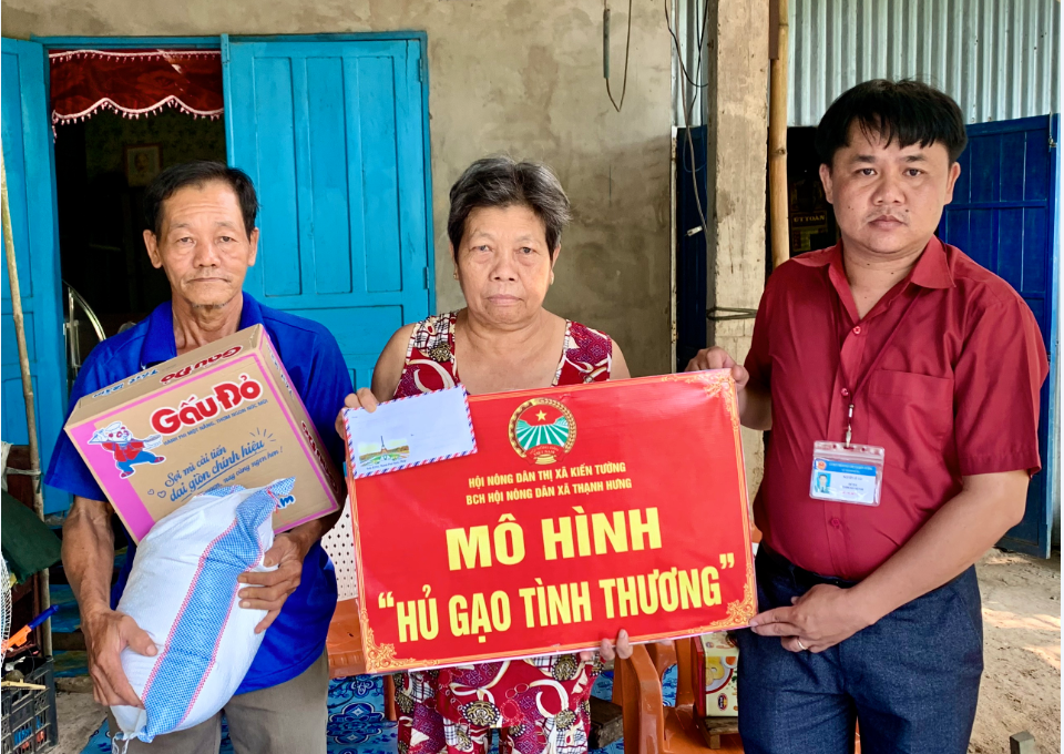 Sáng kiến 'hũ gạo tình thương' - Mô hình can thiệp cải thiện dinh dưỡng người dân vùng cao- Ảnh 4. Sáng kiến 'hũ gạo tình thương' - Mô hình can thiệp cải thiện dinh dưỡng người dân vùng cao- Ảnh 4.
