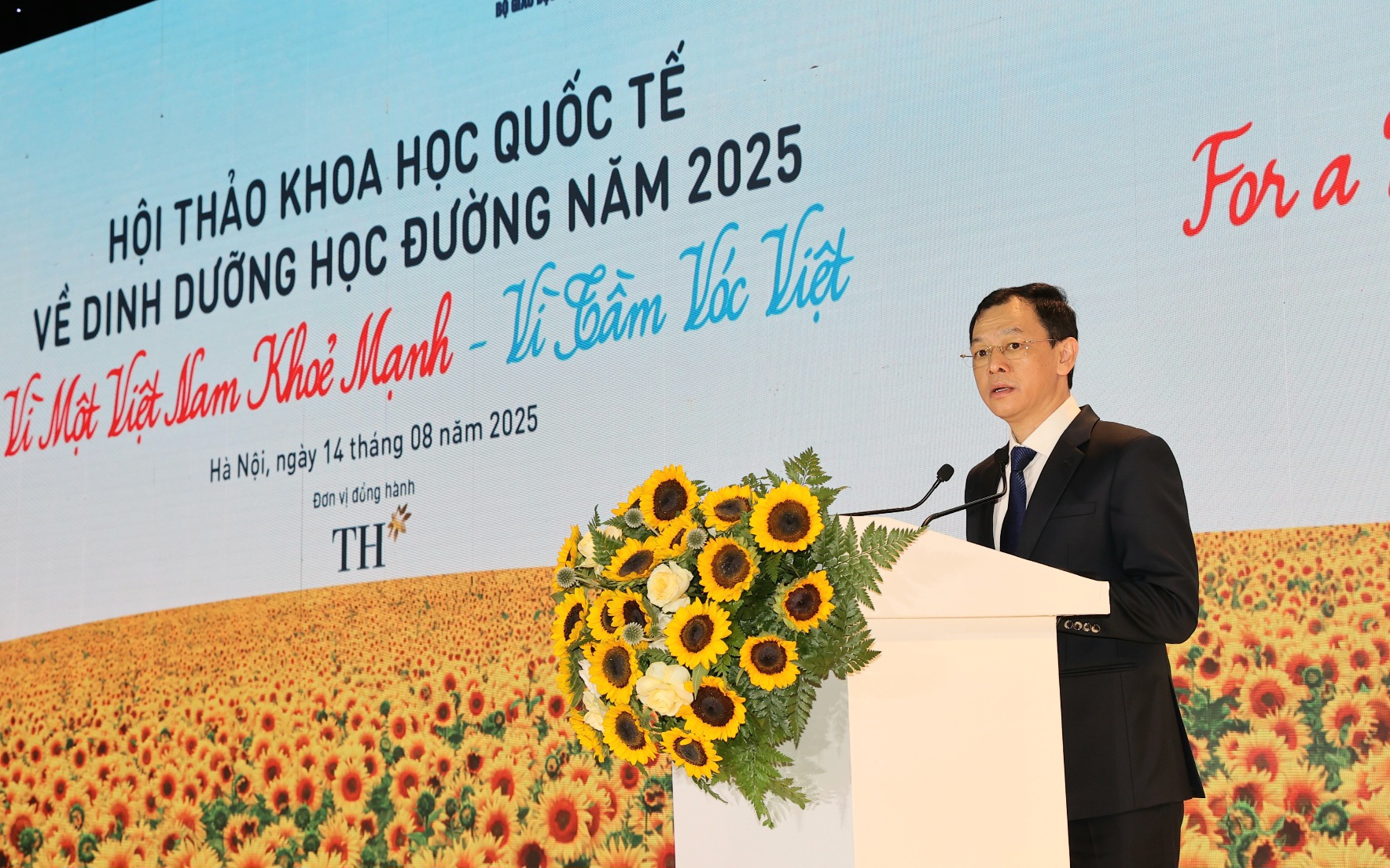 Thứ trưởng Bộ Y tế: Lứa tuổi học đường là &quot;giai đoạn vàng cuối cùng&quot; để can thiệp toàn diện về dinh dưỡng