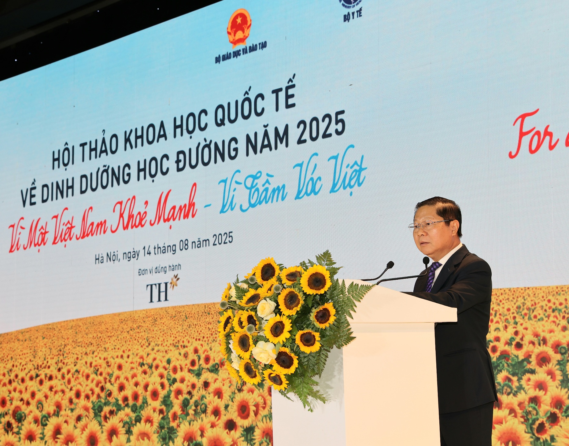Thứ trưởng Bộ Y tế: Lứa tuổi học đường là 'giai đoạn vàng cuối cùng' để can thiệp toàn diện về dinh dưỡng- Ảnh 3.