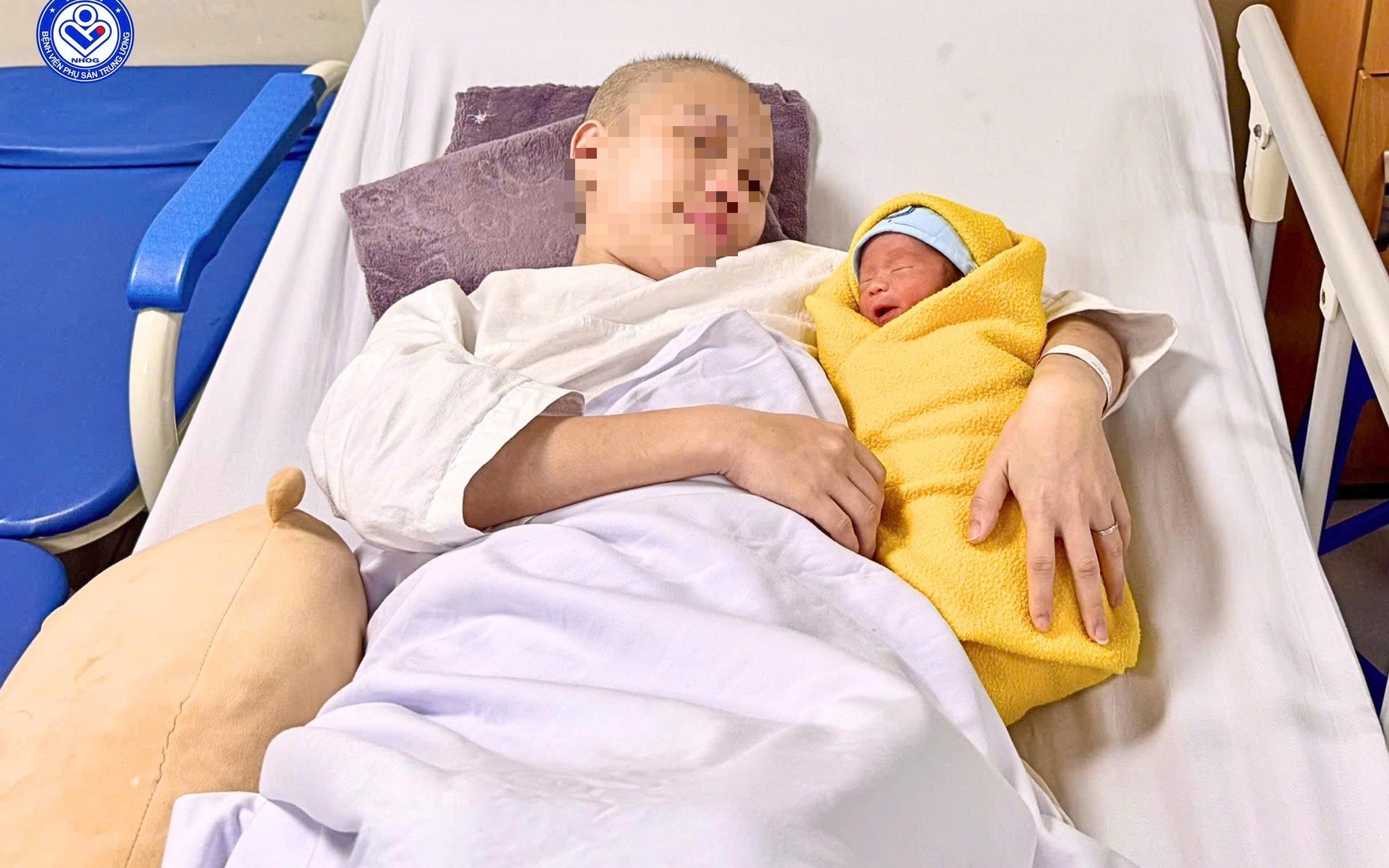Mắc ung thư cổ tử cung khi mang thai, người mẹ vẫn nỗ lực &quot;vượt cạn&quot;