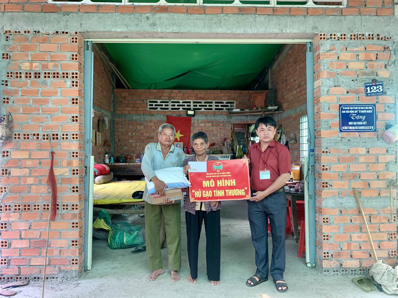 Sáng kiến 'hũ gạo tình thương' - Mô hình can thiệp cải thiện dinh dưỡng người dân vùng cao- Ảnh 3. Sáng kiến 'hũ gạo tình thương' - Mô hình can thiệp cải thiện dinh dưỡng người dân vùng cao- Ảnh 3.