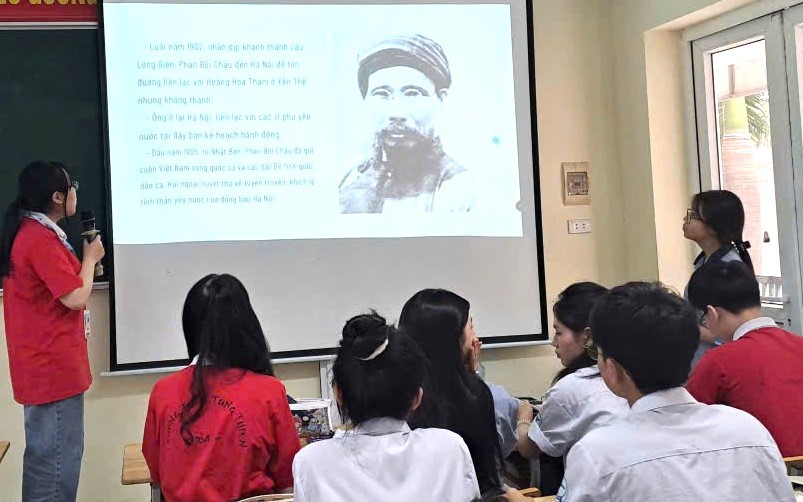 Sửa chương trình, chưa sửa SGK: Học sinh cuối cấp lo lắng, phụ huynh băn khoăn