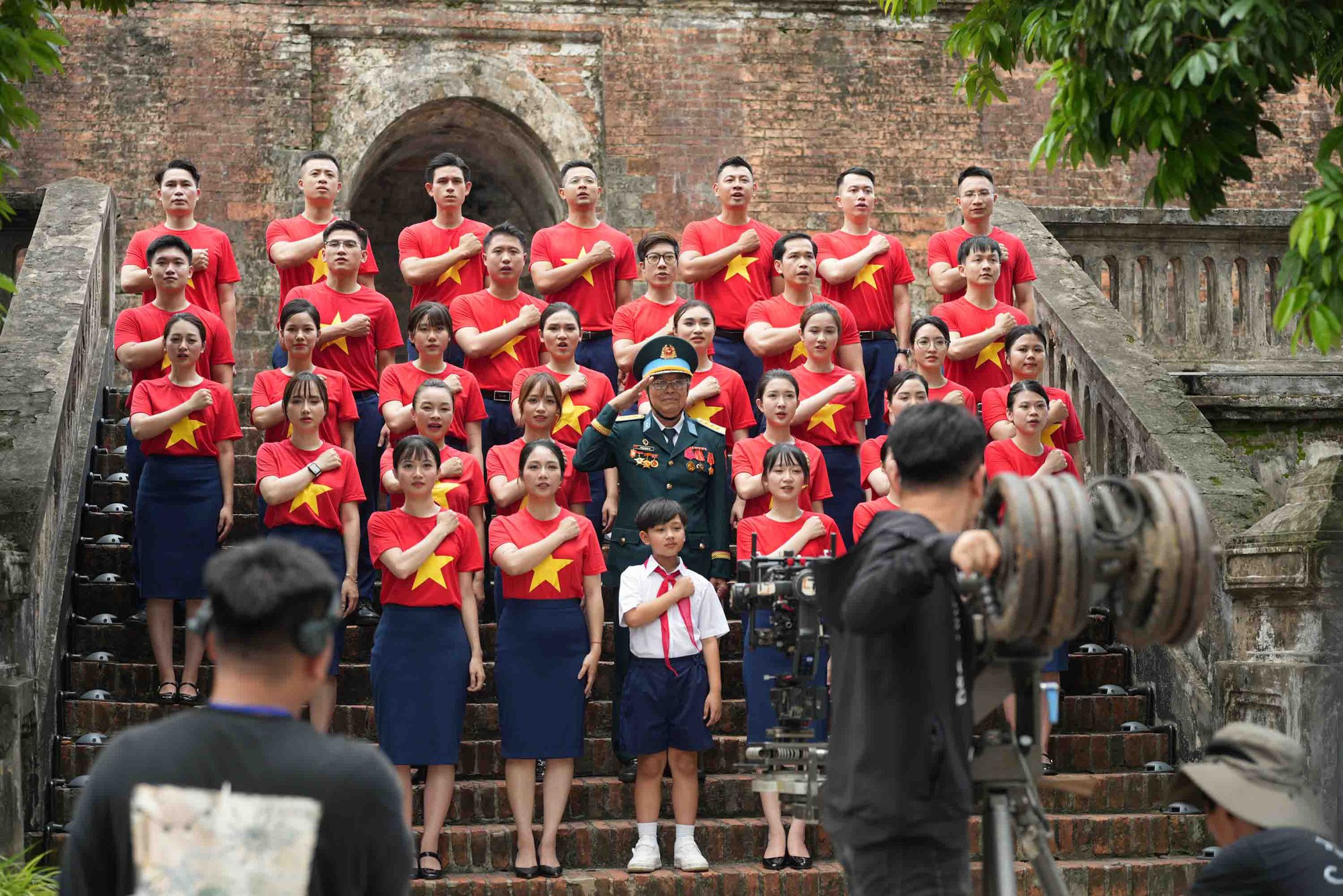 Nghe Tùng Dương hát live sáng tác mới của nhạc sĩ Nguyễn Văn Chung- Ảnh 5.