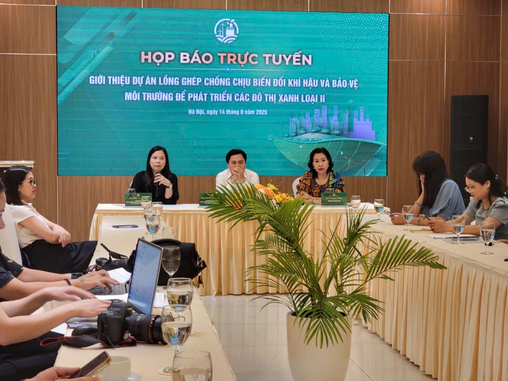 Lồng ghép chống chịu biến đổi khí hậu và bảo vệ môi trường để phát triển đô thị xanh- Ảnh 1.