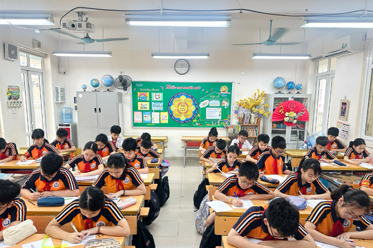 Hà Nội mở thêm 43 trường học, phụ huynh bớt nỗi lo 'chạy trường'- Ảnh 1.