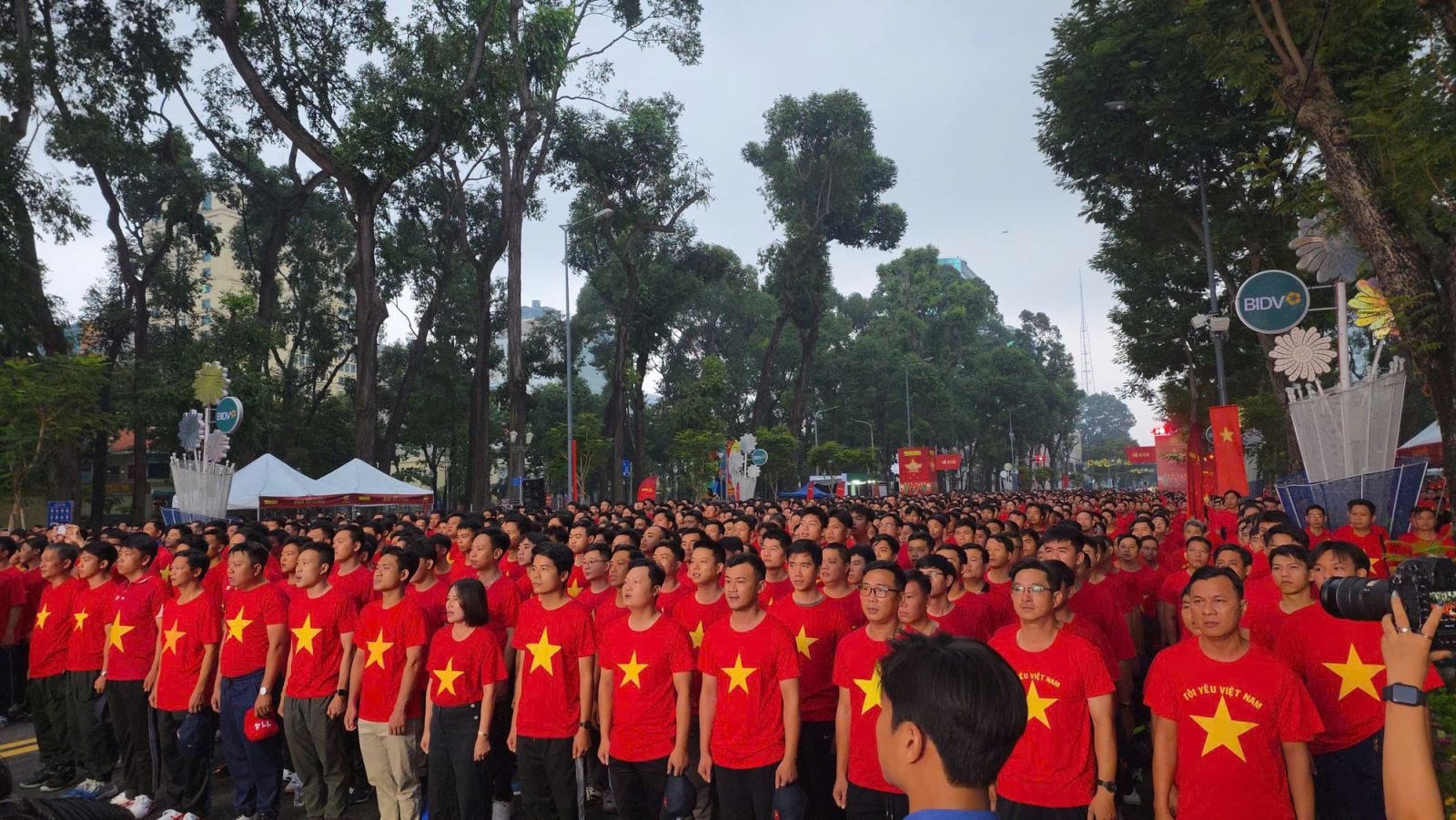 Hơn 1 triệu người cùng đi bộ vì một Việt Nam đoàn kết, hùng cường tiến vào kỷ nguyên mới- Ảnh 2.