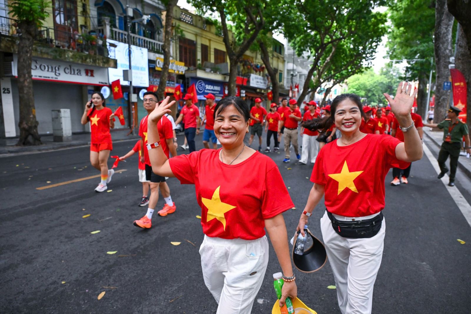 Hơn 1 triệu người cùng đi bộ vì một Việt Nam đoàn kết, hùng cường tiến vào kỷ nguyên mới- Ảnh 6.