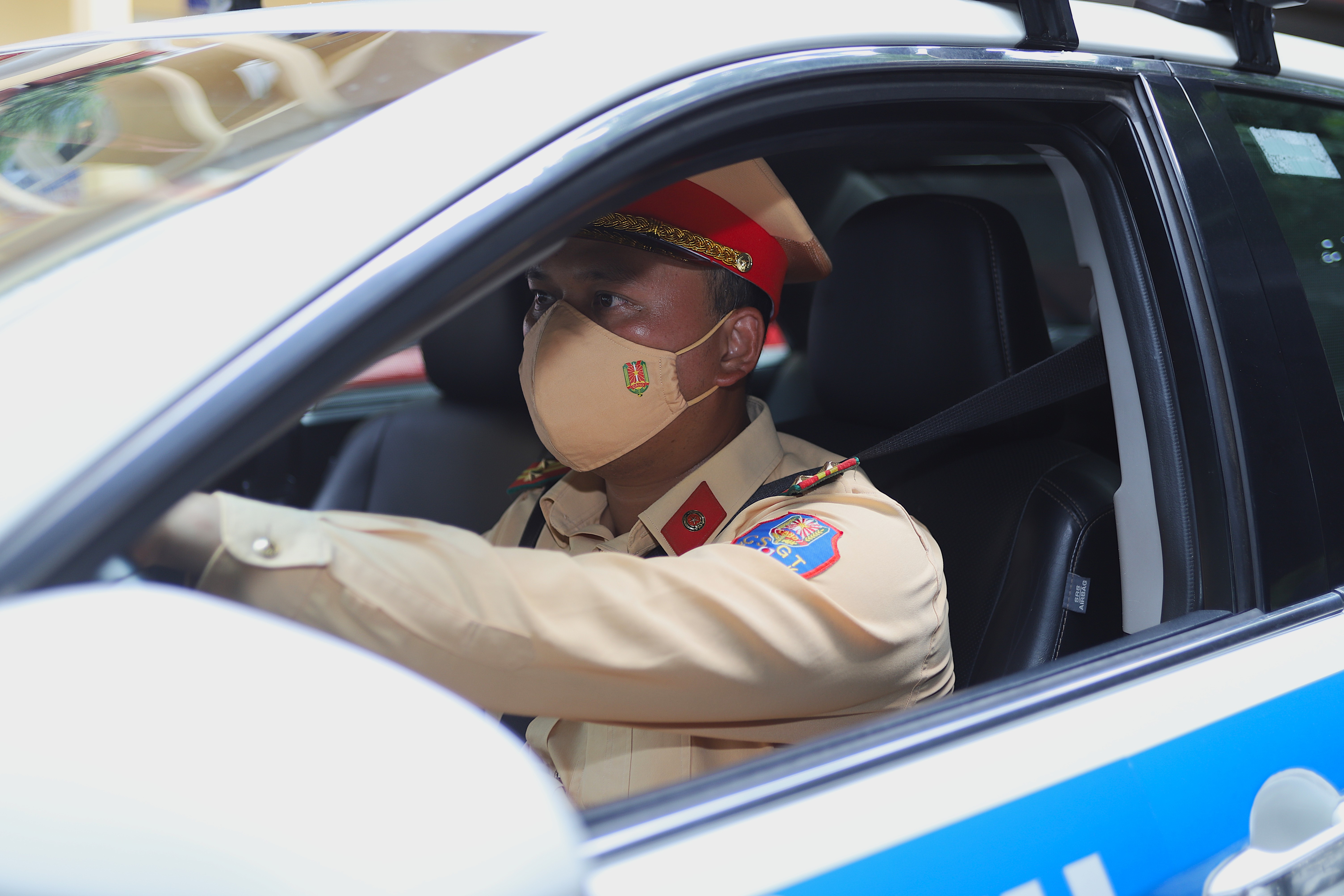 'Cứu người gặp nạn trên đường không đơn thuần là sự giúp đỡ mà là trách nhiệm của người công an nhân dân'- Ảnh 2.