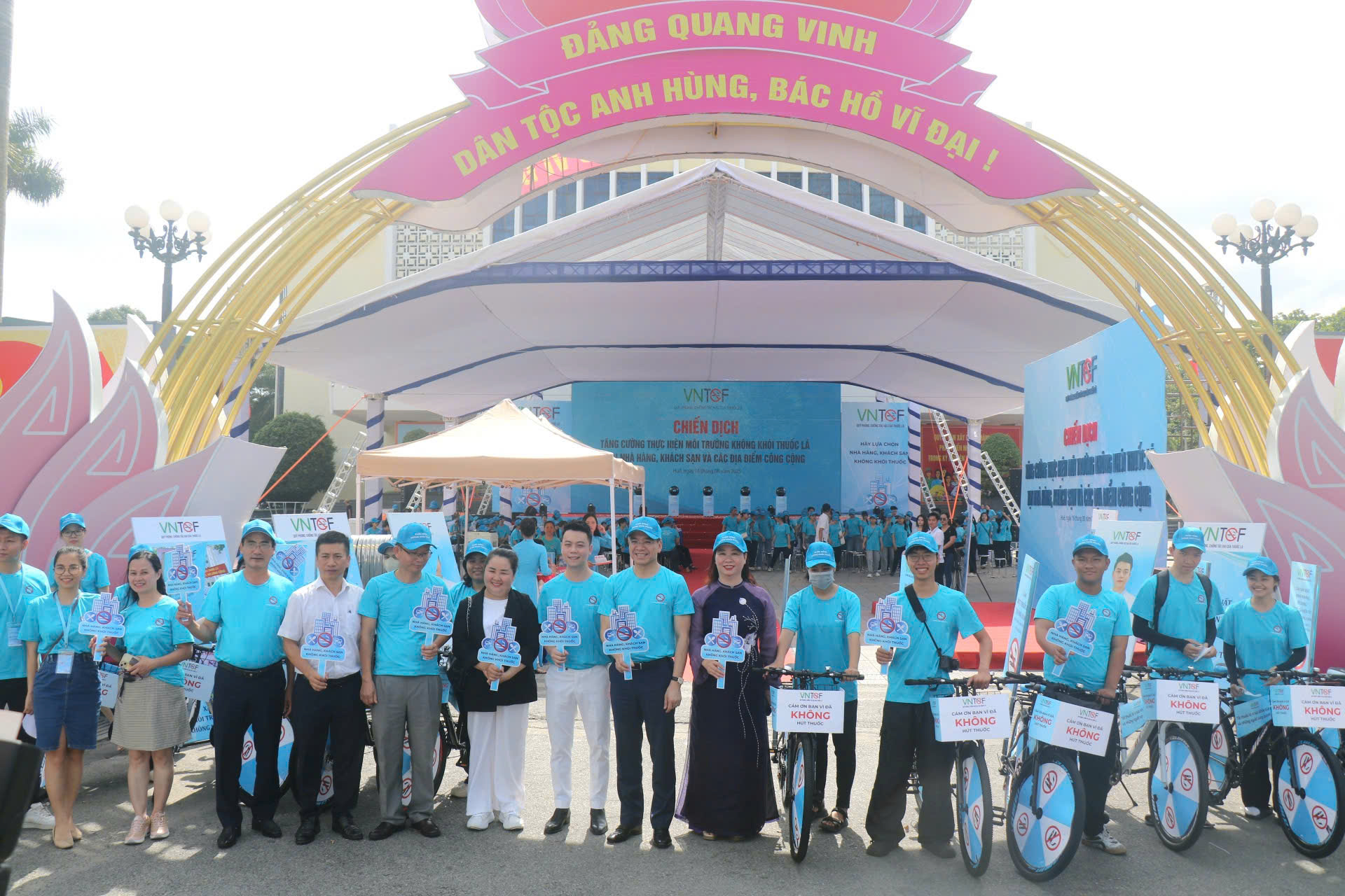 Tăng cường thực hiện môi trường không khói thuốc lá tại nhà hàng, khách sạn và địa điểm công cộng- Ảnh 5.