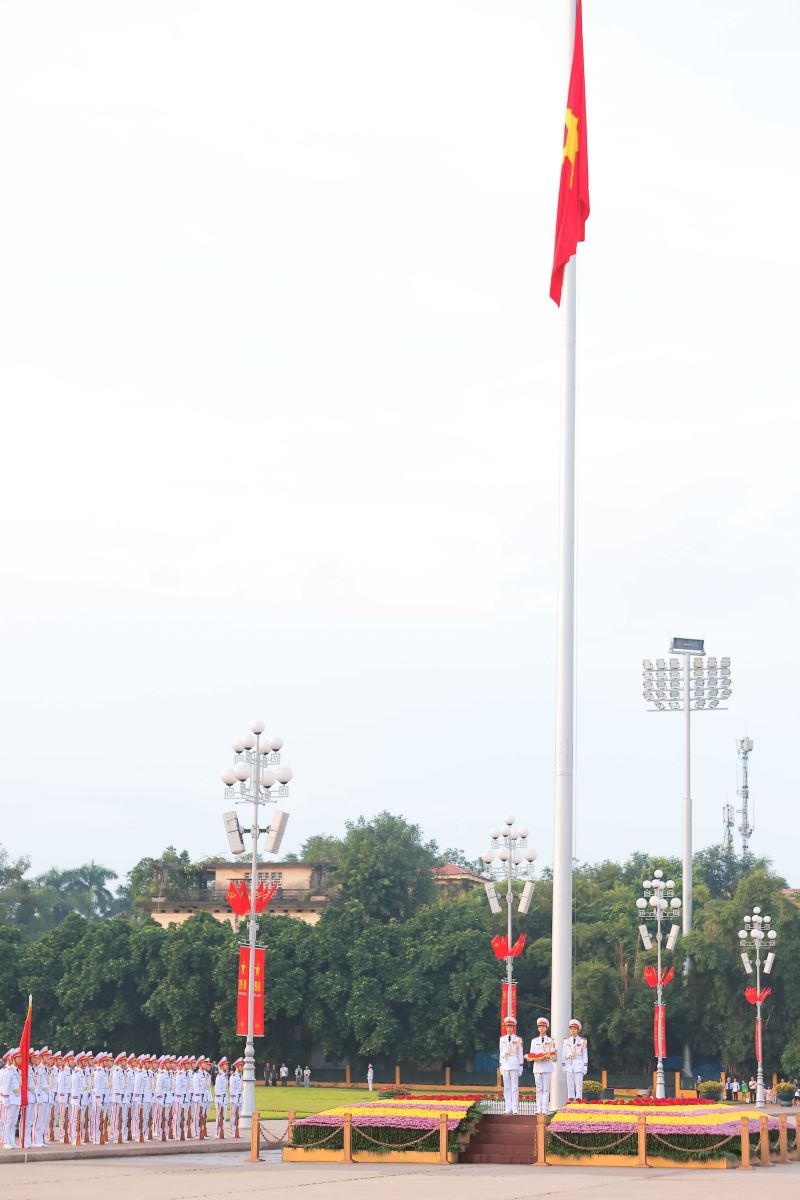Lễ Thượng cờ trên Quảng trường Ba Đình - Linh thiêng và tự hào- Ảnh 2.