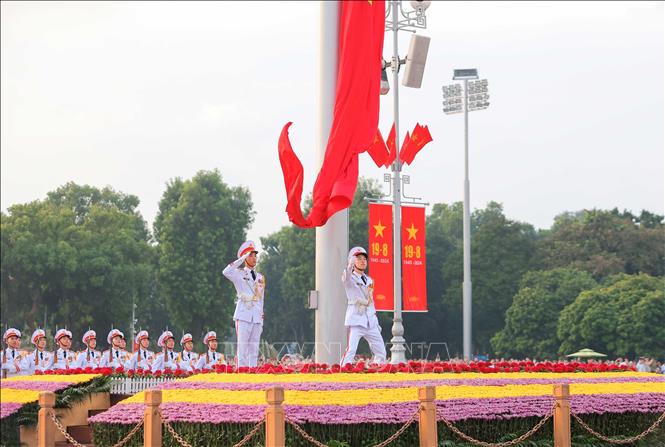 Lễ Thượng cờ trên Quảng trường Ba Đình - Linh thiêng và tự hào- Ảnh 1.