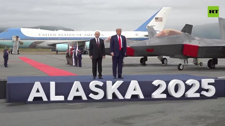 Phát biểu đầu tiên của Tổng thống Nga, Mỹ sau cuộc họp thượng đỉnh hẹp tại Alaska- Ảnh 1.
