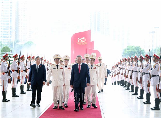 Tổng Bí thư Tô Lâm dự Lễ kỷ niệm 80 năm Ngày truyền thống Công an nhân dân- Ảnh 3.