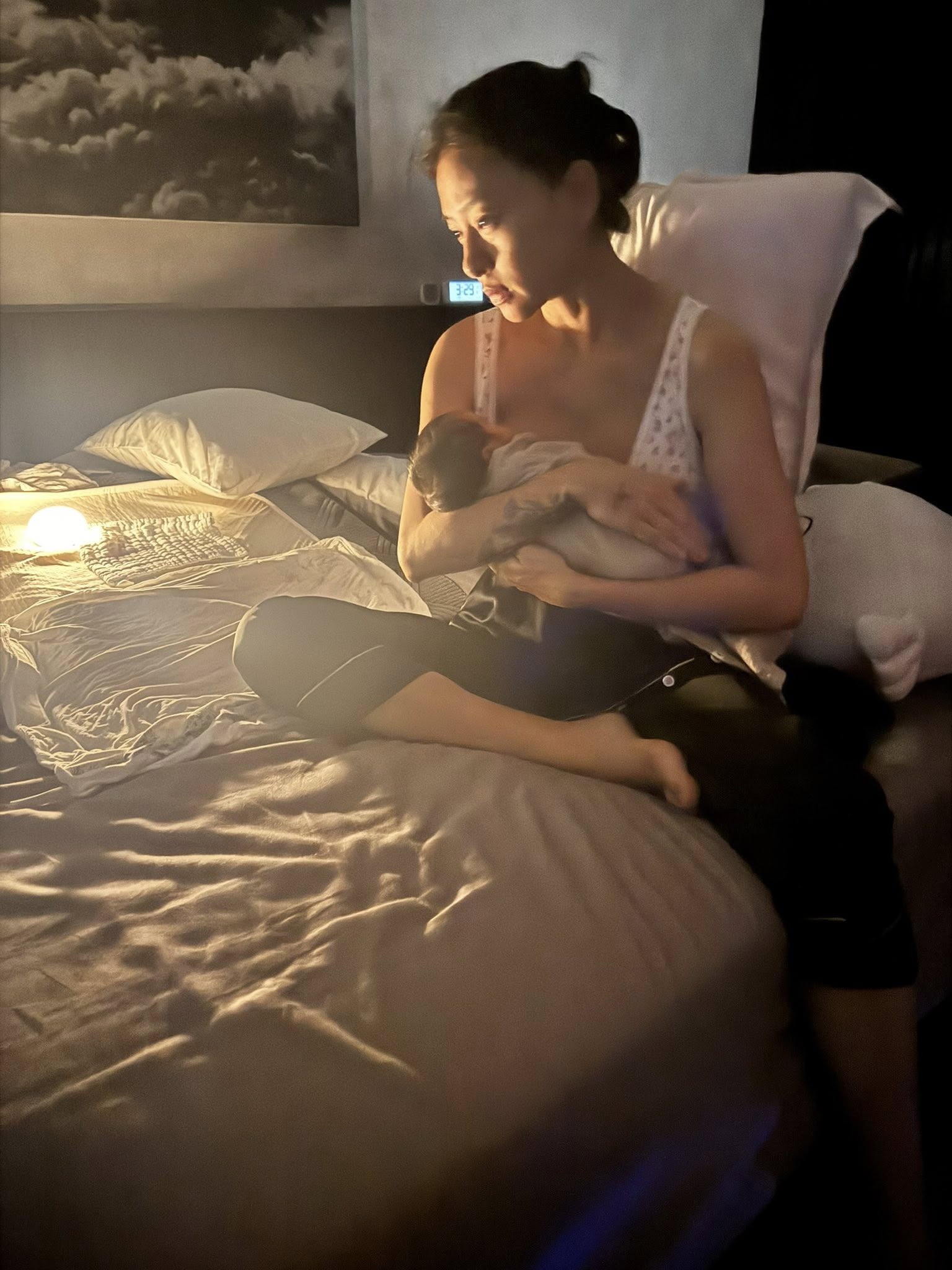 Ngô Thanh Vân trải lòng sau 2 tuần làm mẹ: 'Có lúc đau đến suy sụp và bật khóc'- Ảnh 2. Ngô Thanh Vân trải lòng sau 2 tuần làm mẹ: 'Có lúc đau đến suy sụp và bật khóc'- Ảnh 2.