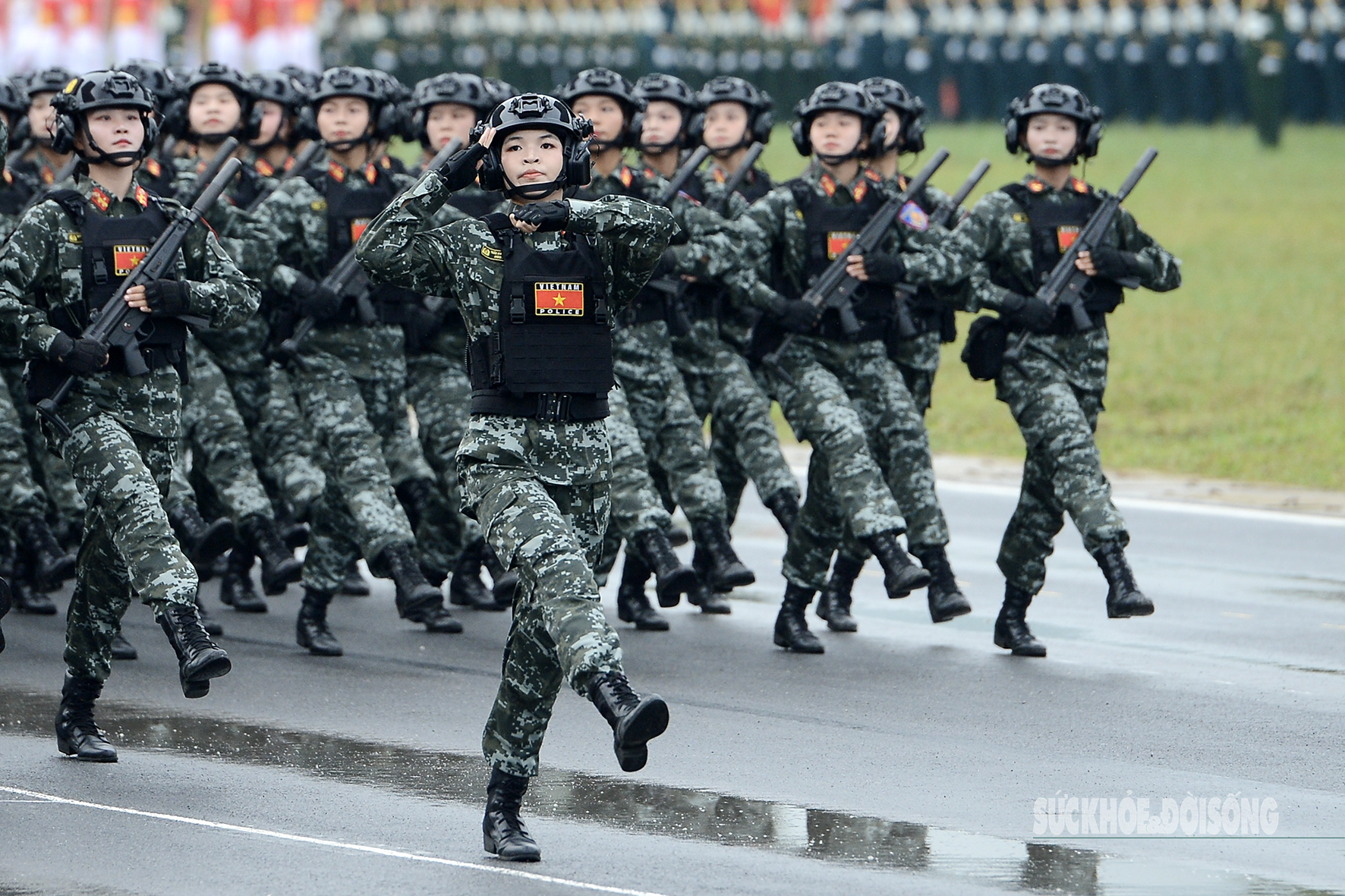 ‘Bông hồng thép’ 18 tuổi trẻ trung trong khối Cảnh sát đặc nhiệm- Ảnh 4.