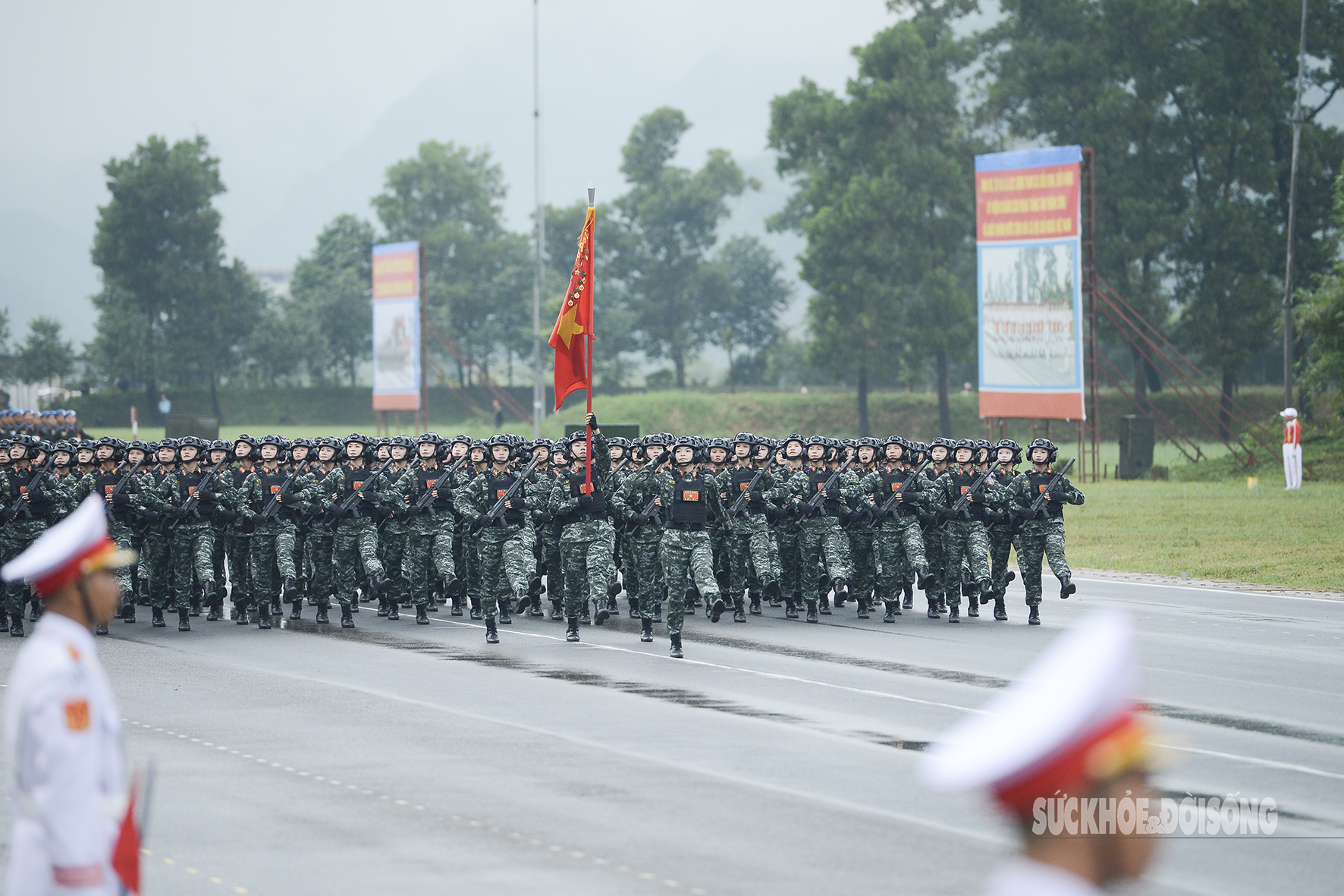 ‘Bông hồng thép’ 18 tuổi trẻ trung trong khối Cảnh sát đặc nhiệm- Ảnh 3.