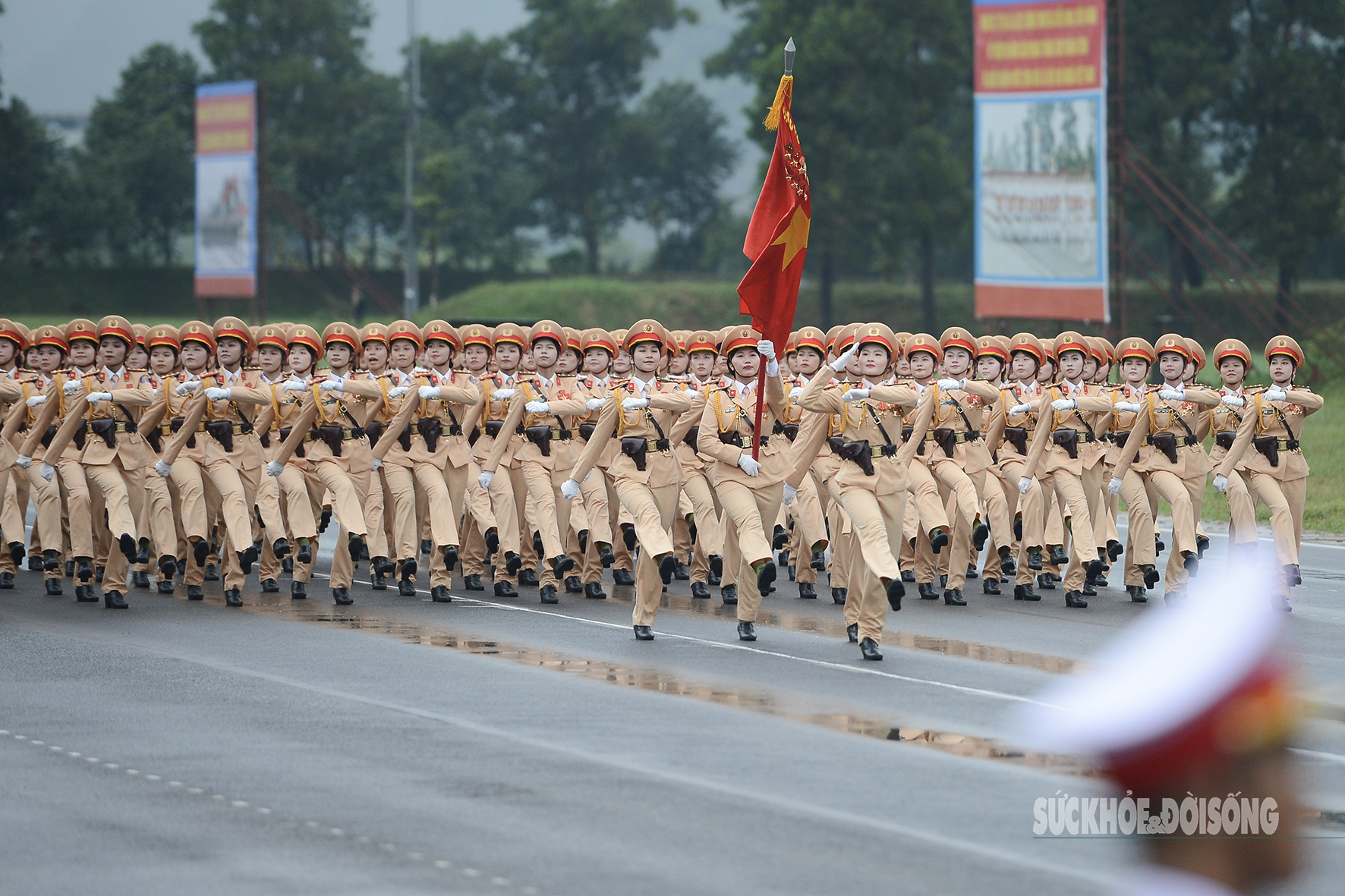 ‘Bông hồng thép’ 18 tuổi trẻ trung trong khối Cảnh sát đặc nhiệm- Ảnh 7.