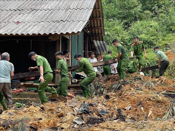 Công an nhân dân Việt Nam - 80 năm xây dựng, chiến đấu và trưởng thành, tích cực xây dựng và hoàn thiện thể chế trong kỷ nguyên vươn mình của dân tộc- Ảnh 4. Công an nhân dân Việt Nam - 80 năm xây dựng, chiến đấu và trưởng thành, tích cực xây dựng và hoàn thiện thể chế trong kỷ nguyên vươn mình của dân tộc- Ảnh 4.