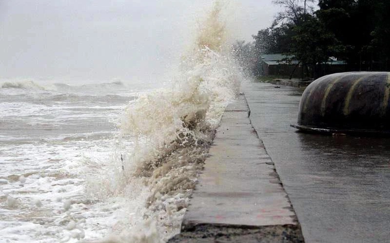 Áp thấp nhiệt đới đổ bộ gây mưa lớn nhất cho khu vực nào?