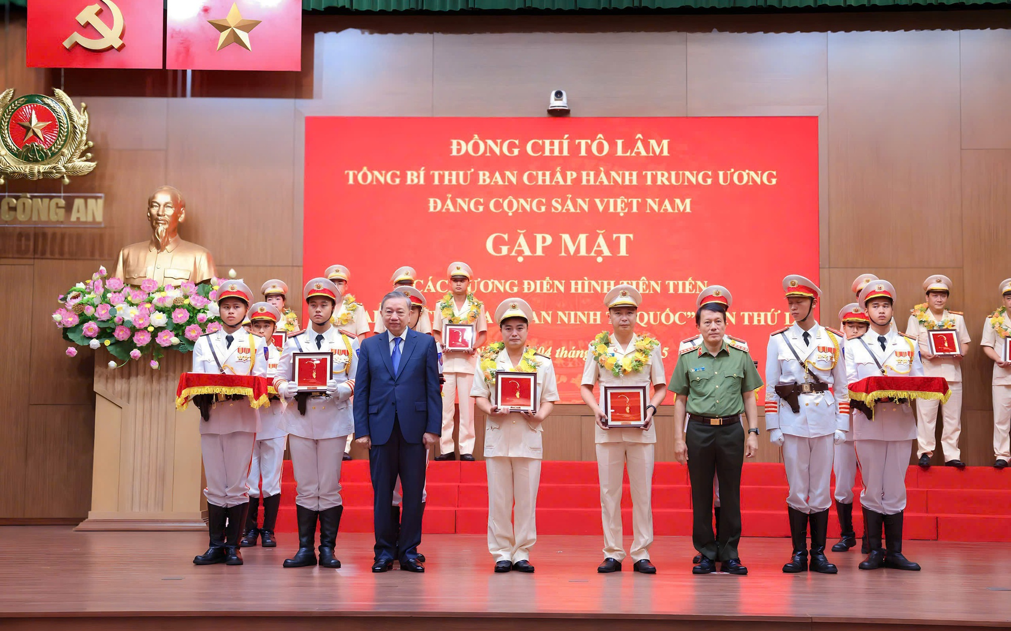 Trung tá công an Khúc Thanh Tuấn, bản lĩnh thép trên trận tuyến phòng chống tội phạm
