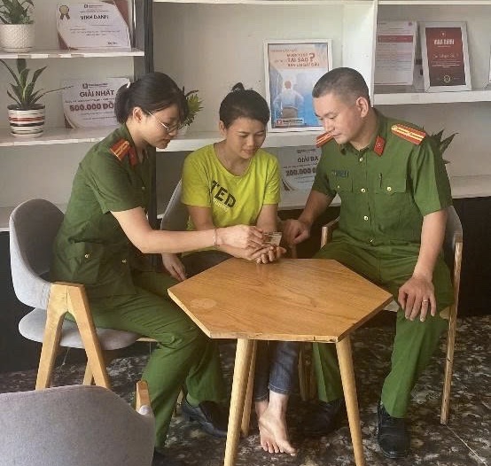 Lực lượng Công an nhân dân: Ngọn cờ đầu trong chuyển đổi số- Ảnh 2. Lực lượng Công an nhân dân: Ngọn cờ đầu trong chuyển đổi số- Ảnh 2.