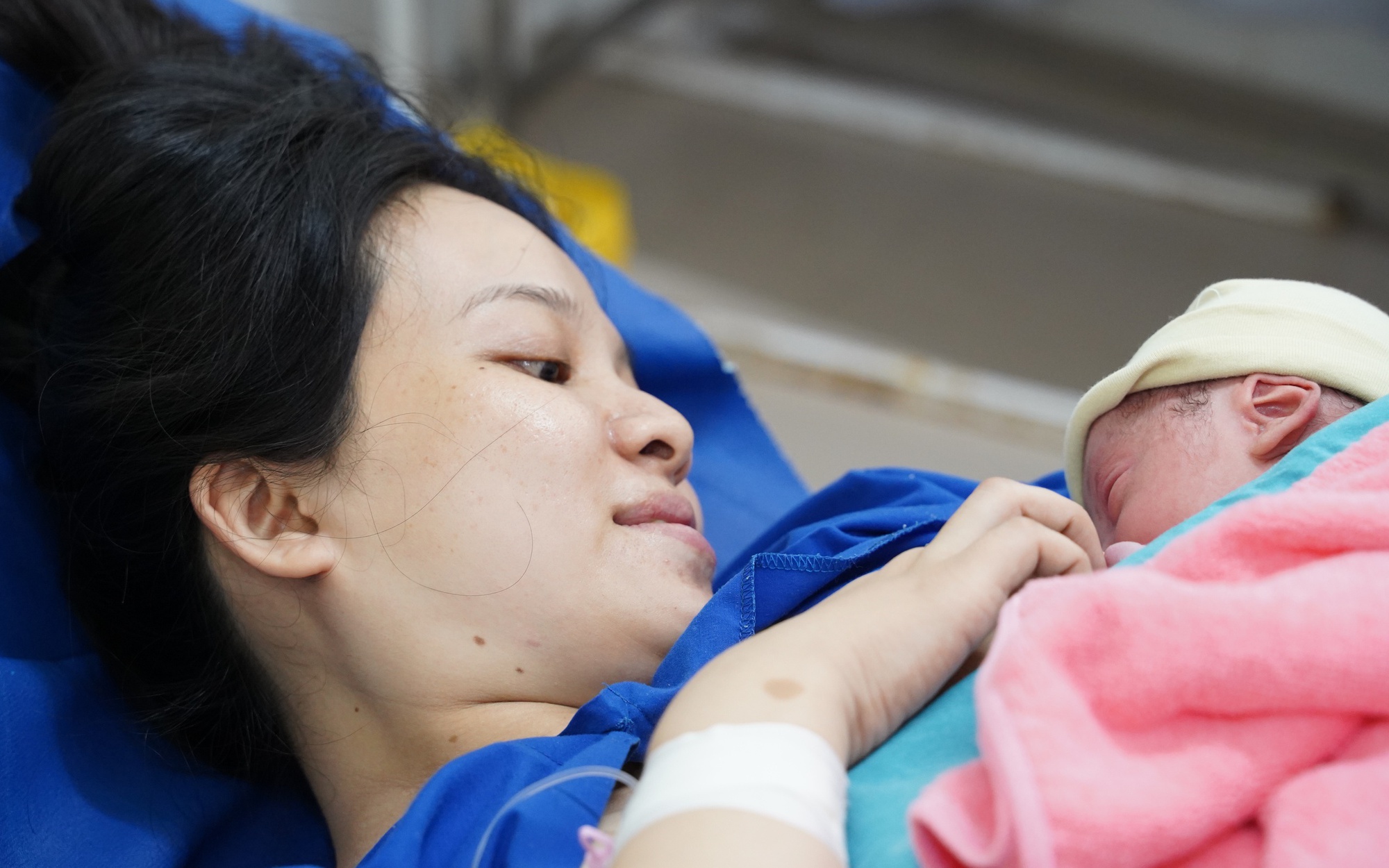 Sữa mẹ truyền vi khuẩn đường ruột có lợi cho em bé- Ảnh 4.