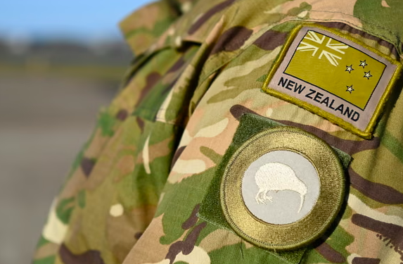 Binh sĩ New Zealand đầu tiên lĩnh án tù vì tội gián điệp - Ảnh 1.