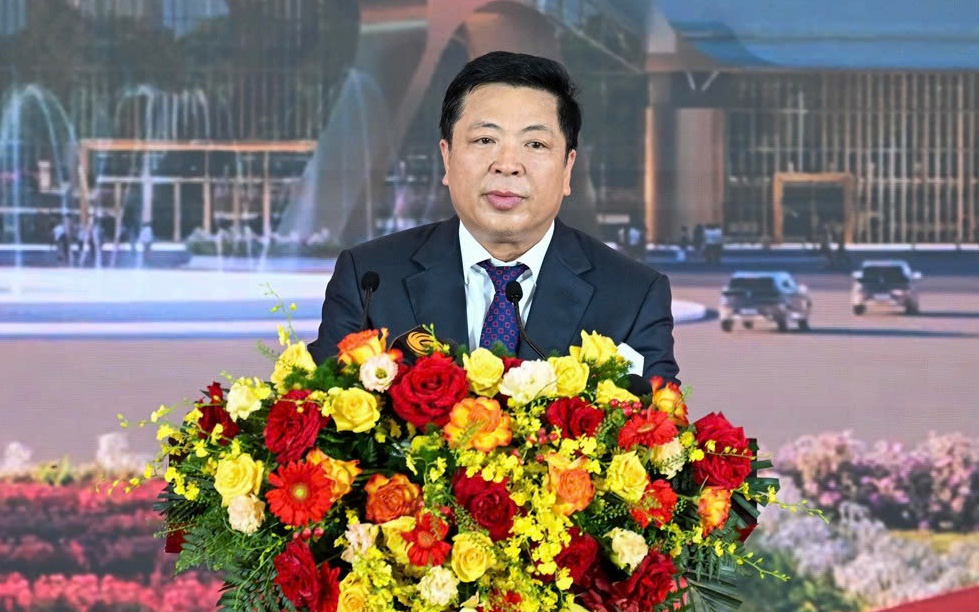 'Hãy đặt thêm những viên gạch vững chắc vào nền móng tạo dựng đất nước hùng cường’