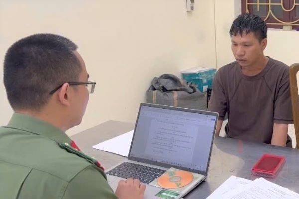 Bắt quản lý cấp cao đường dây lừa đảo 972 tỷ đồng- Ảnh 2. Bắt quản lý cấp cao đường dây lừa đảo 972 tỷ đồng- Ảnh 2.