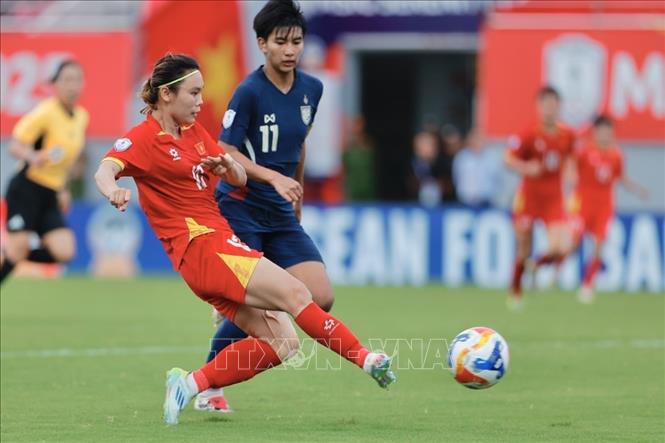 Thắng nữ Thái Lan 3-1, đội tuyển nữ Việt Nam giành Huy chương đồng AFF Cup 2025- Ảnh 1. Thắng nữ Thái Lan 3-1, đội tuyển nữ Việt Nam giành Huy chương đồng AFF Cup 2025- Ảnh 1.