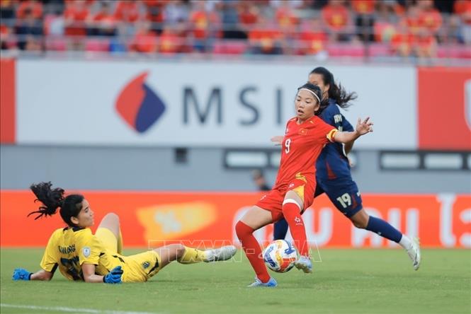 Thắng nữ Thái Lan 3-1, đội tuyển nữ Việt Nam giành Huy chương đồng AFF Cup 2025- Ảnh 4. Thắng nữ Thái Lan 3-1, đội tuyển nữ Việt Nam giành Huy chương đồng AFF Cup 2025- Ảnh 4.